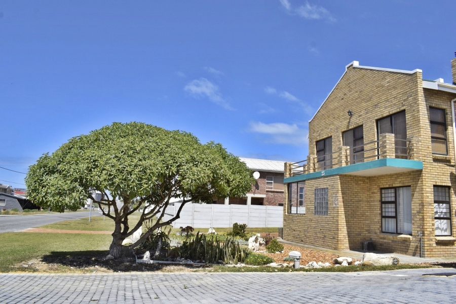 2 Bedroom Property for Sale in Struisbaai Western Cape